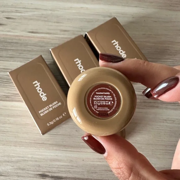 RHODE Pocket Blush - toasted teddy - Picture 3 of 4